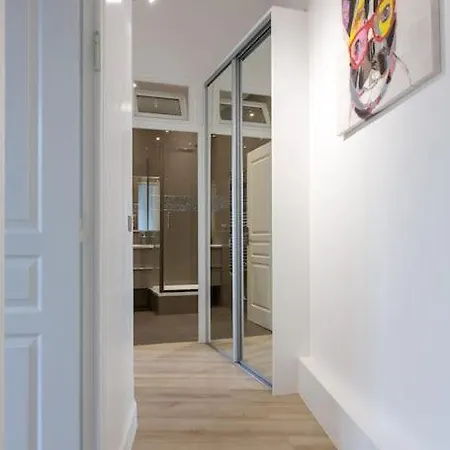 Loft Au Calme En Dernier étage Avec Ascenseur 2 70 M Parigi