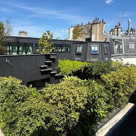 Loft Au Calme En Dernier étage Avec Ascenseur 2 70 M Appartamento Parigi